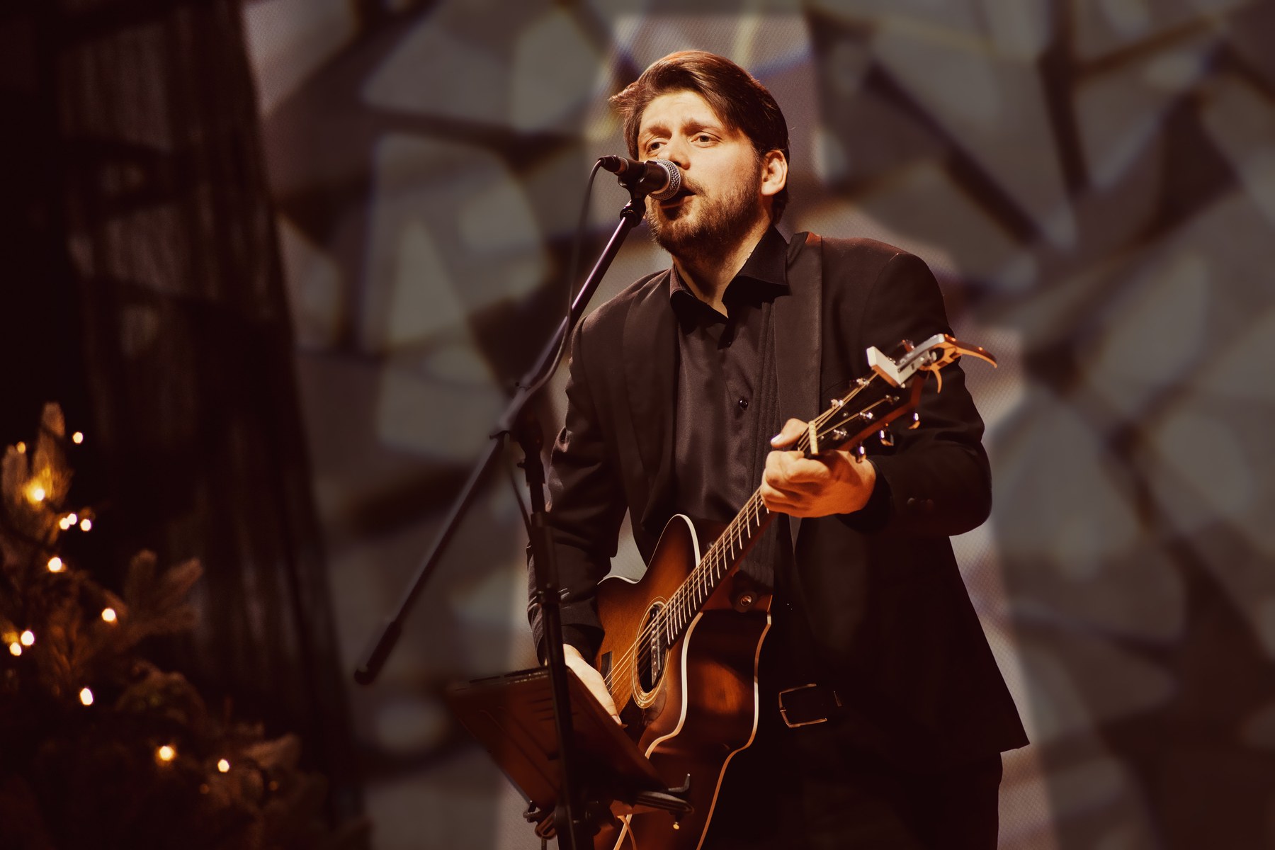 Koncerts "Starp klusumu un gaismu"